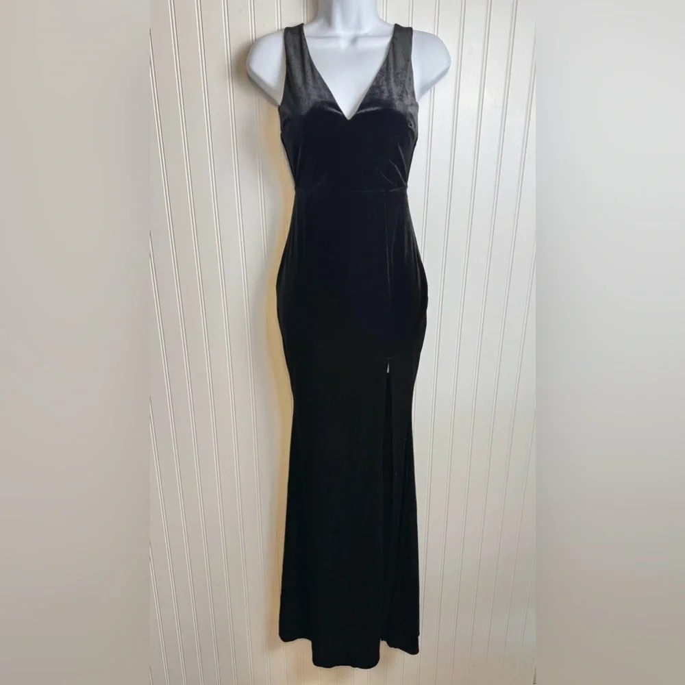 Windsor Black Velvet Formal Dress Maxi V-Neck Front Slit Small Wedding Guest O30